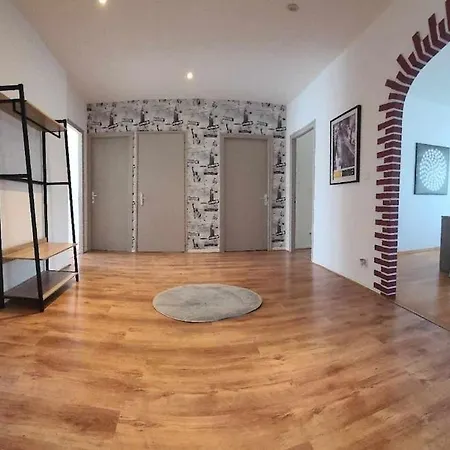 Apartment F4 Giulia Auboue