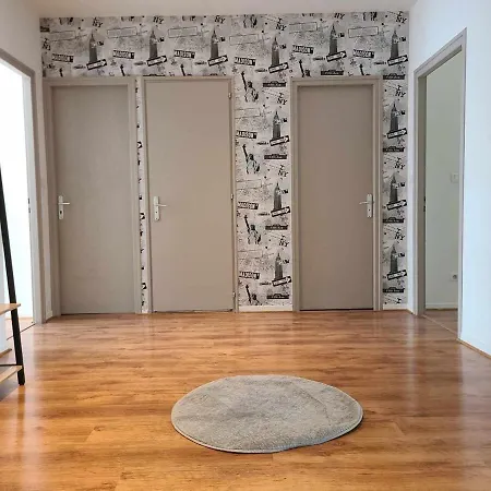F4 Giulia Apartment *